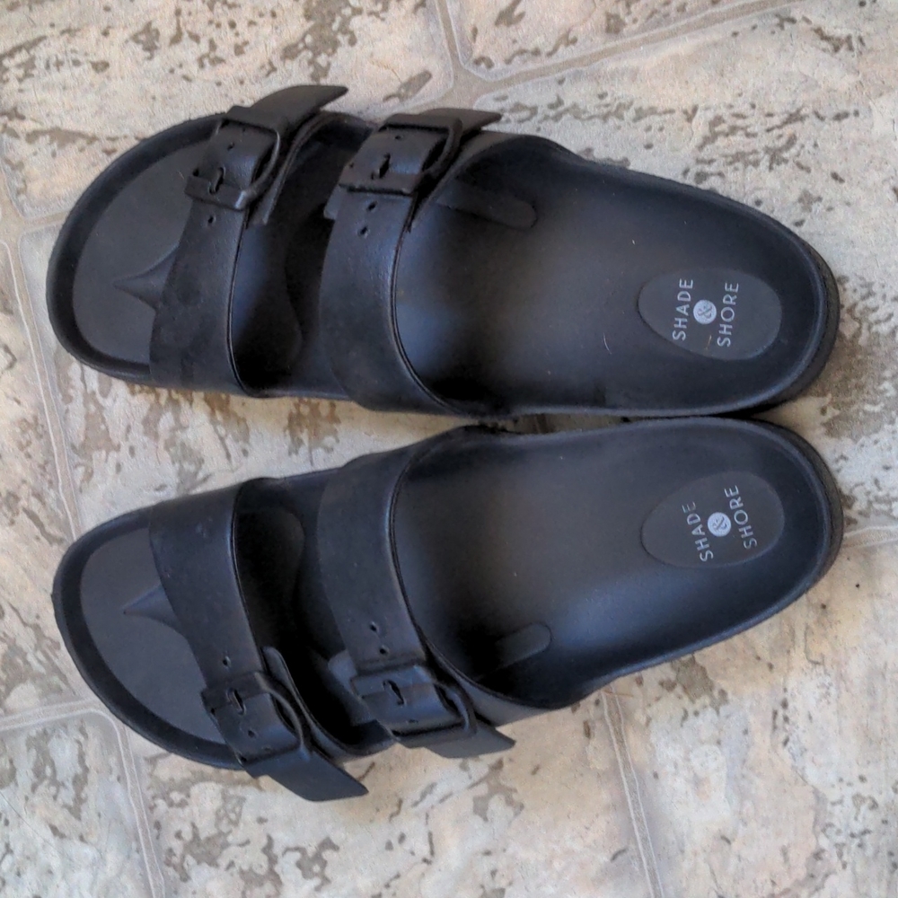Footed slide sandals